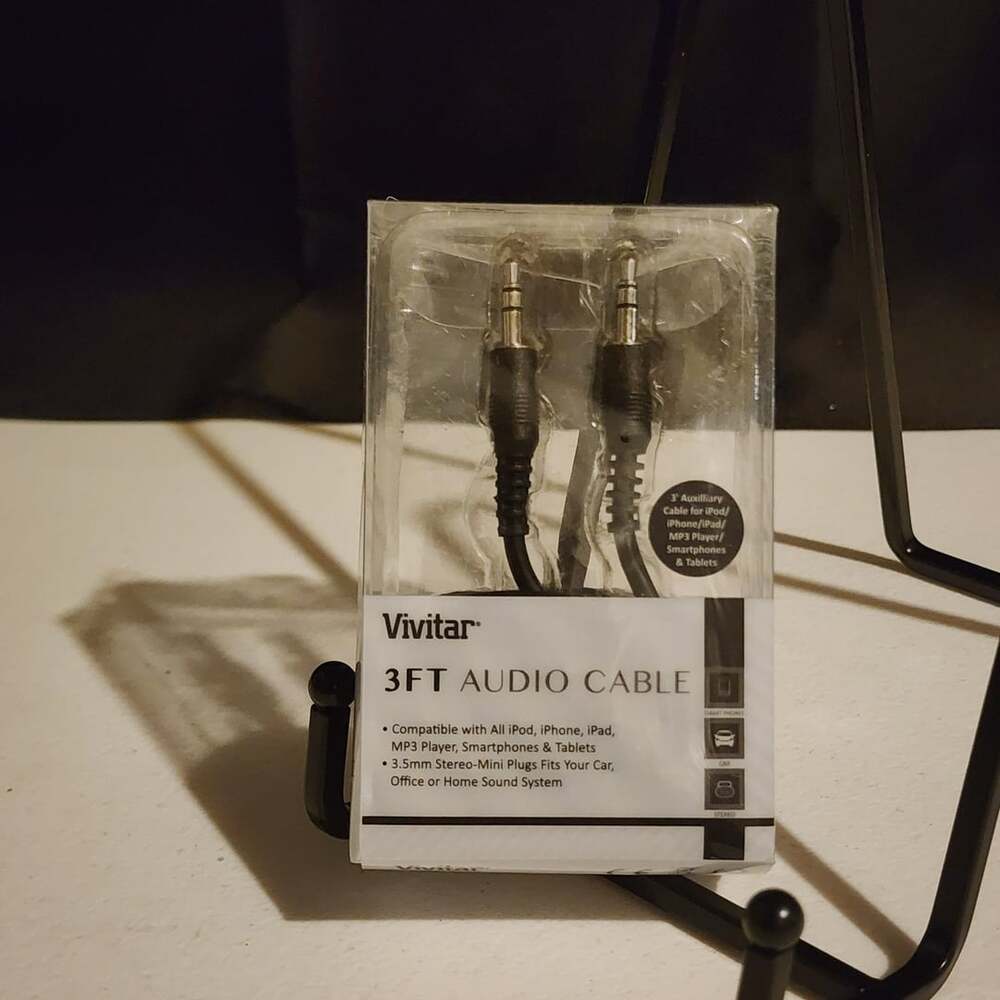 Vivitar 3FT Audio Cable 3.5mm Stereo-Mini Plug Black